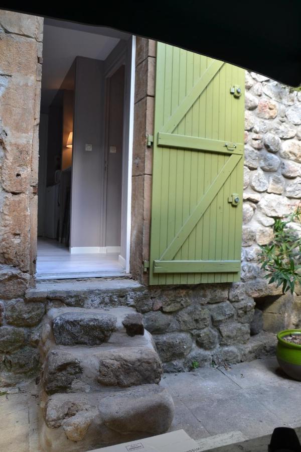 Bed and Breakfast Maison Sous Le Pont Meyras Екстер'єр фото