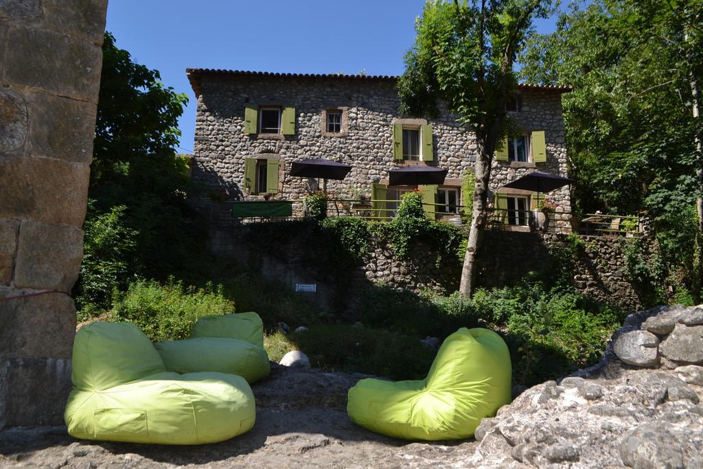 Bed and Breakfast Maison Sous Le Pont Meyras Екстер'єр фото
